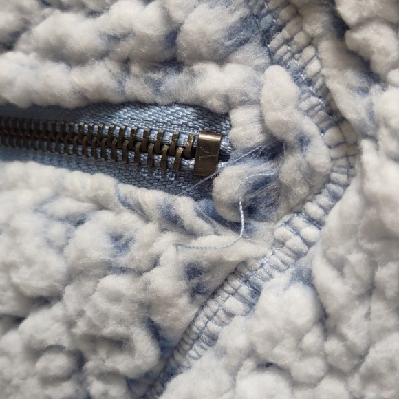 Playing For Keeps Large Frosted Blue Sherpa Half Zip Pullover - Picture 11 of 16